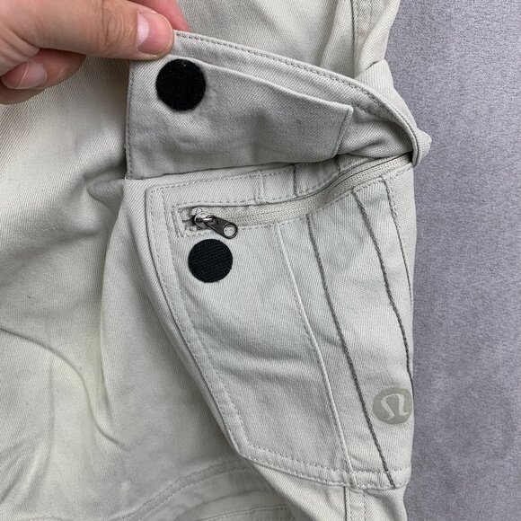 Men's White Cargo Shorts - Picture 3 of 7